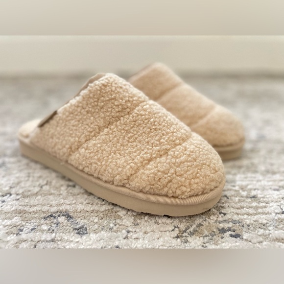 Bearpaw Cream Sherpa Slippers Womens size 10 Slip Comfort Shoes Slides - Picture 1 of 5
